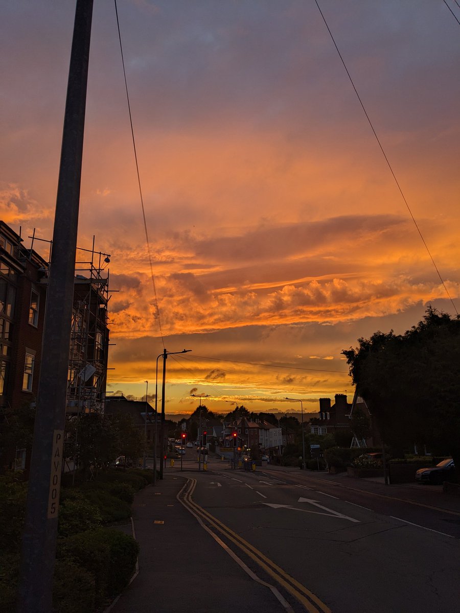 Distant memories of GCSE Geography tells me we have almost all the cloud types over Sevenoaks tonight