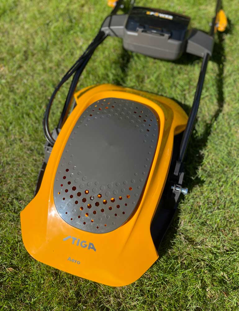 Gifted: As an avid #gardener always on the lookout for innovative tools, I recently had the opportunity to try out the STIGA Aero 132e Kit cordless #lawnmower and I must say, it has left me genuinely impressed!

Read the full review - allthatgrows.co.uk/style/stiga-ae…