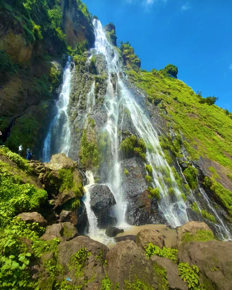 Eastern beauty 🥰🥰🥰this is called namatsyo falls on wanale found on mountain elgon @misstourismUga @MTWAUganda @Vumbula_Uganda @ugandatourismboard @LillyAjarova @dearseki @lugya_ivan @khal_media