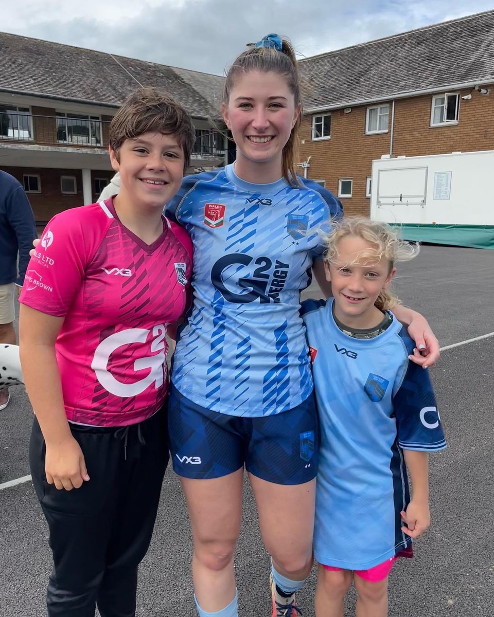 CardiffDemons's tweet photo. You Love to See It π©΅π©·
Little Iestyn and Izzy catching up with a few of our Demons after the game yesterdayβ¦β¦ kitted up in official kit too π
Thanks for coming guys, we hope you enjoyed the game π€πΌπ€πΌ
#WSLS #KweensOfTheSouth #FinalsHereWeCome #LittleSupporters #WhatADay https://t.co/y1EXWSFJd0
