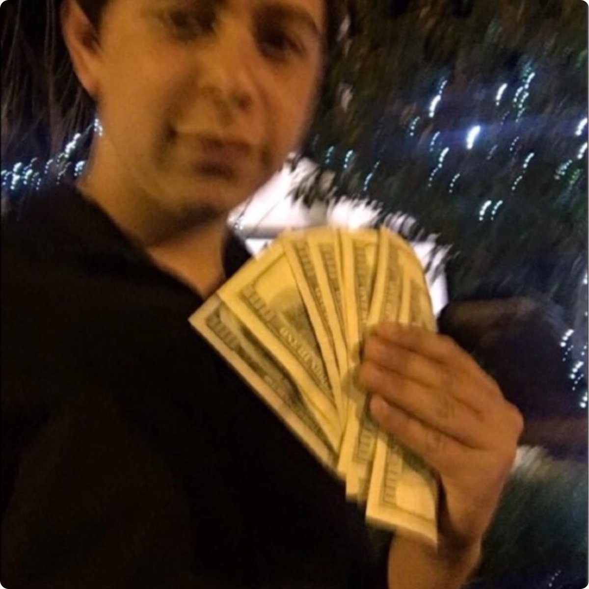 oliver__b1's tweet image. seven years ago, I got my first sale online. 

today, I hit my first 7 figure month. 

i decided to create a “formula” that breaks down my ENTIRE operation.

most gurus would charge u thousands for this.

one rt and its urs

that’s what my 14-year-old self would have wanted