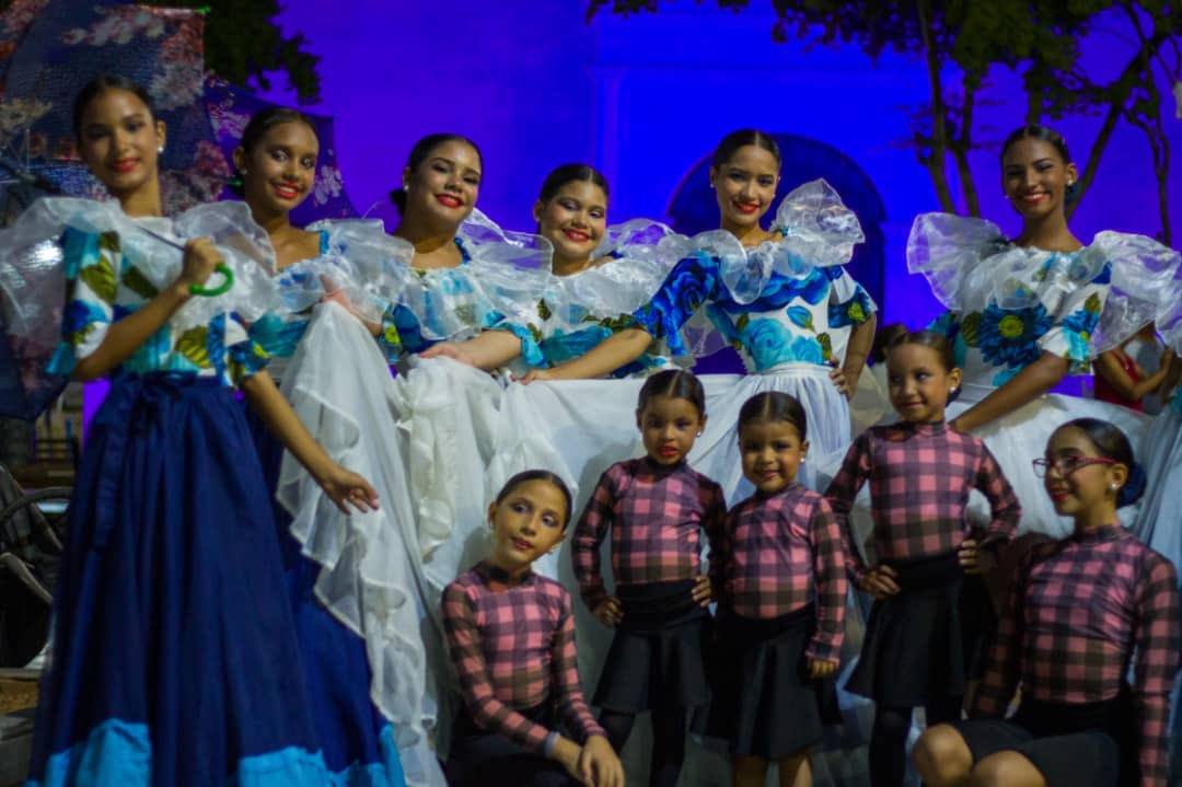 AlcaldiaManeiro's tweet photo. Una delegación cultural Maneirense integrada por la Escuela de Cantos Tradicionales Gilberto Narváez, solistas y danzas Sol, atarraya y sal mostrarán el talento artístico deo municipio en honor a nuestra Señora de La Asunción", destacó Soriano. https://t.co/nBcIJVWWpF