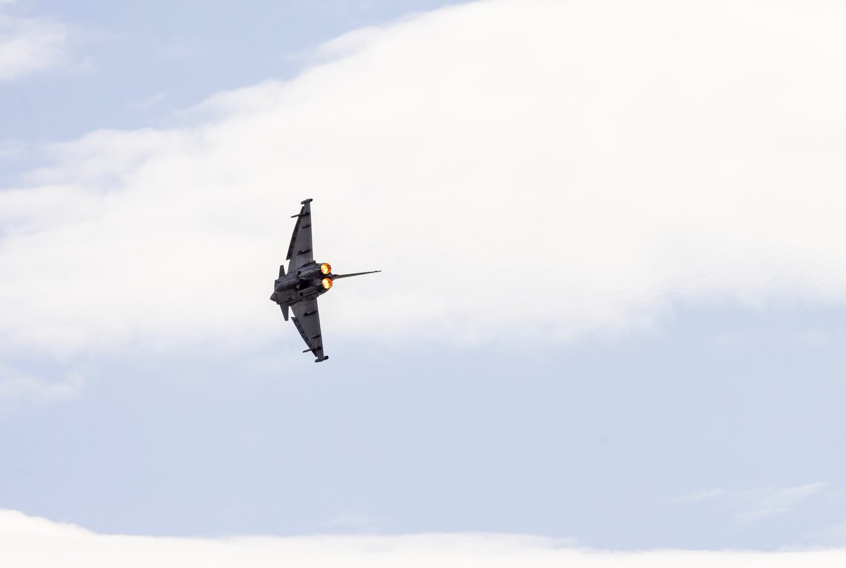 mikesaltsman194's tweet photo. Well where to start first lol? Yesterdays shoot @BlackpoolAir @BlackpoolAir @CanonUKandIE @PhotoPlusMag #BringOnTheNoise @RAFTyphoonTeam @TyphoonDisplay @AviationWeek https://t.co/xq9YNOoFev
