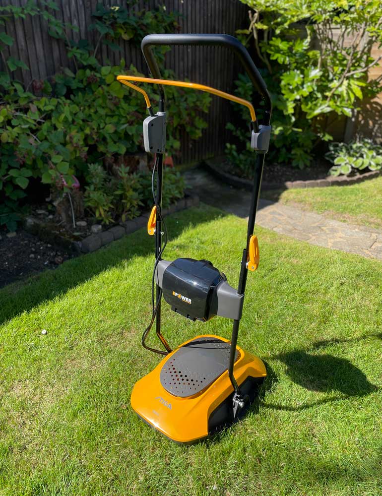 Gifted: As an avid #gardener always on the lookout for innovative tools, I recently had the opportunity to try out the STIGA Aero 132e Kit cordless #lawnmower and I must say, it has left me genuinely impressed!

Read the full review - allthatgrows.co.uk/style/stiga-ae…