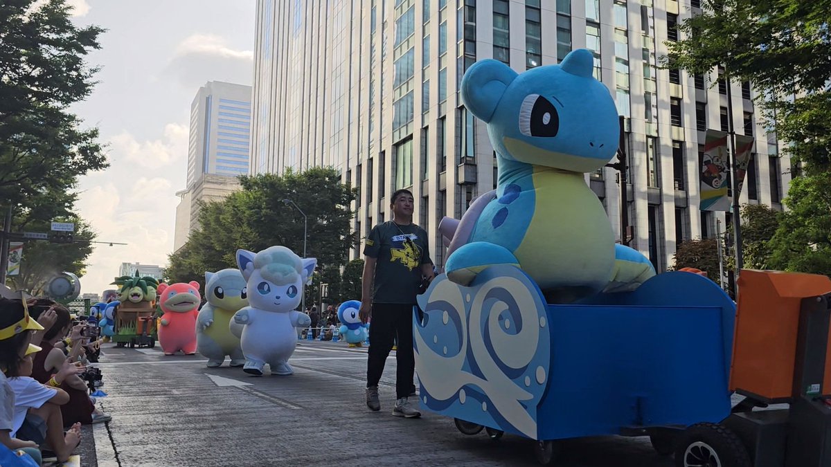 rachigon's tweet photo. Let’s Celebrate! The Pokémon Parade!!
表演家们,宝可梦们和观众的互动,都非常的可爱和元气,为宝可梦世界锦标赛2023画上一个完美的句号!圆梦成功 😍
#PokemonWorlds #PokemonLiveShow
#PokemonParade #PokegenicYokohama #ポケモン夏祭りパーク #ポケモンWCSアニメ #ポケモンWCS2023 https://t.co/wOMwwFZ9T2