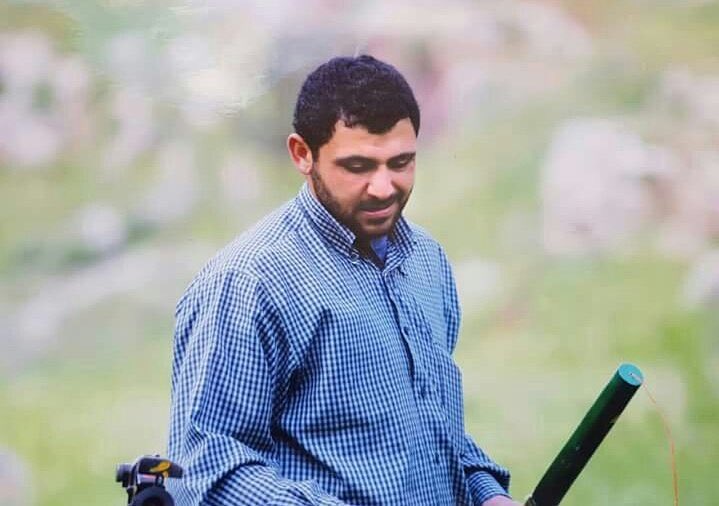 Hasanillaik's tweet photo. هذا الأسمر كالجنوب الترابيّ، الناصع كقلوب الأمهات.. هذا المنصور الذي يمنحُ البلادَ اسمَها.
هذا الخجِل كان في الوديان يدوس اليباسَ فيخضرّ. https://t.co/3vRVEAgpR8