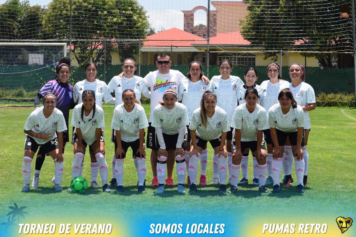 Ayer se le dió una clase de fútbol soccer a las campeonas de la liga😎✌🏼🤍⚽️#SomosLocales