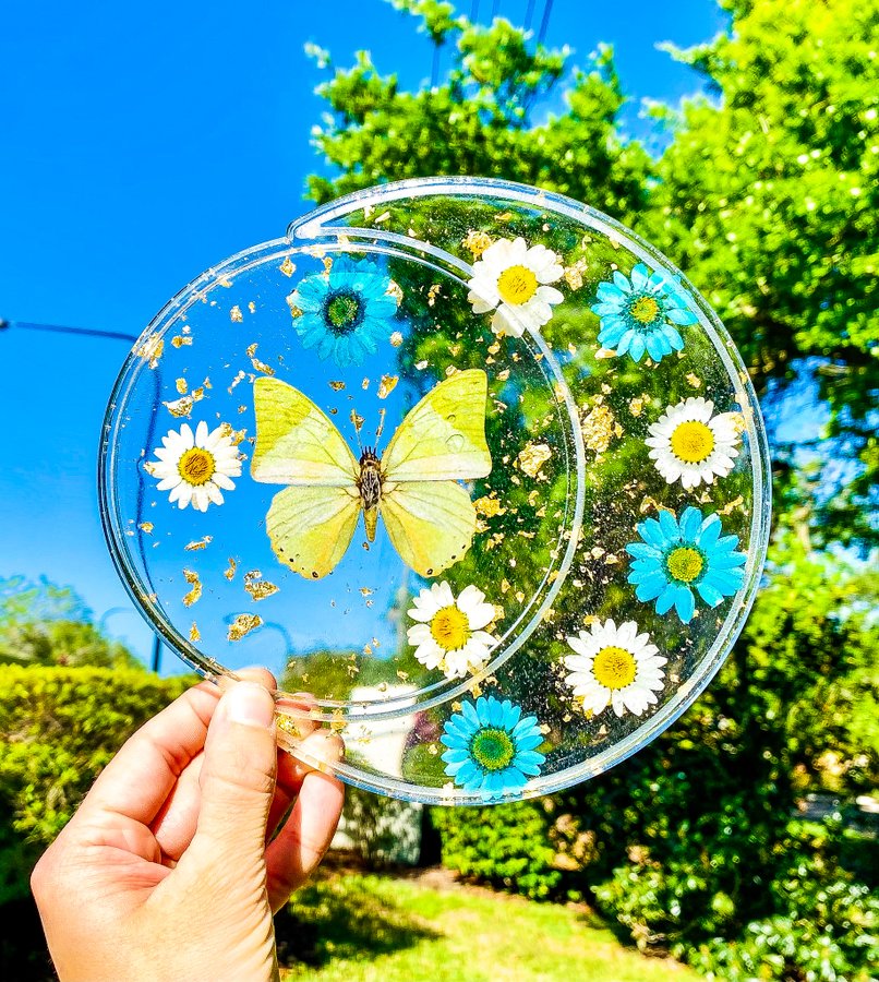 Golden  " Green Fields " Daisy Crescent Moon Tray🦋