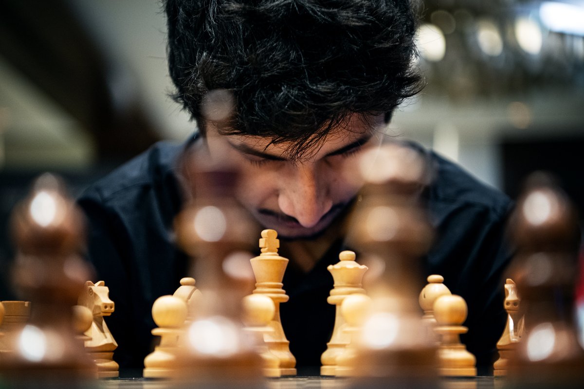 FIDE_chess's tweet photo. Vidit's @viditchess run at the FIDE World Cup so far:

1/64: Dimitrios Mastrovasilis 4.5-3.5 (on tb)
1/32: Matthias Bluebaum 5-4 (on tb)
1/16: Etienne Bacrot 1.5-0.5
1/8: Ian Nepomniachtchi 4-2 (on tb)
1/4: Nijat Abasov ??

📷 by Stev Bonhage https://t.co/JfjAXq3H2I