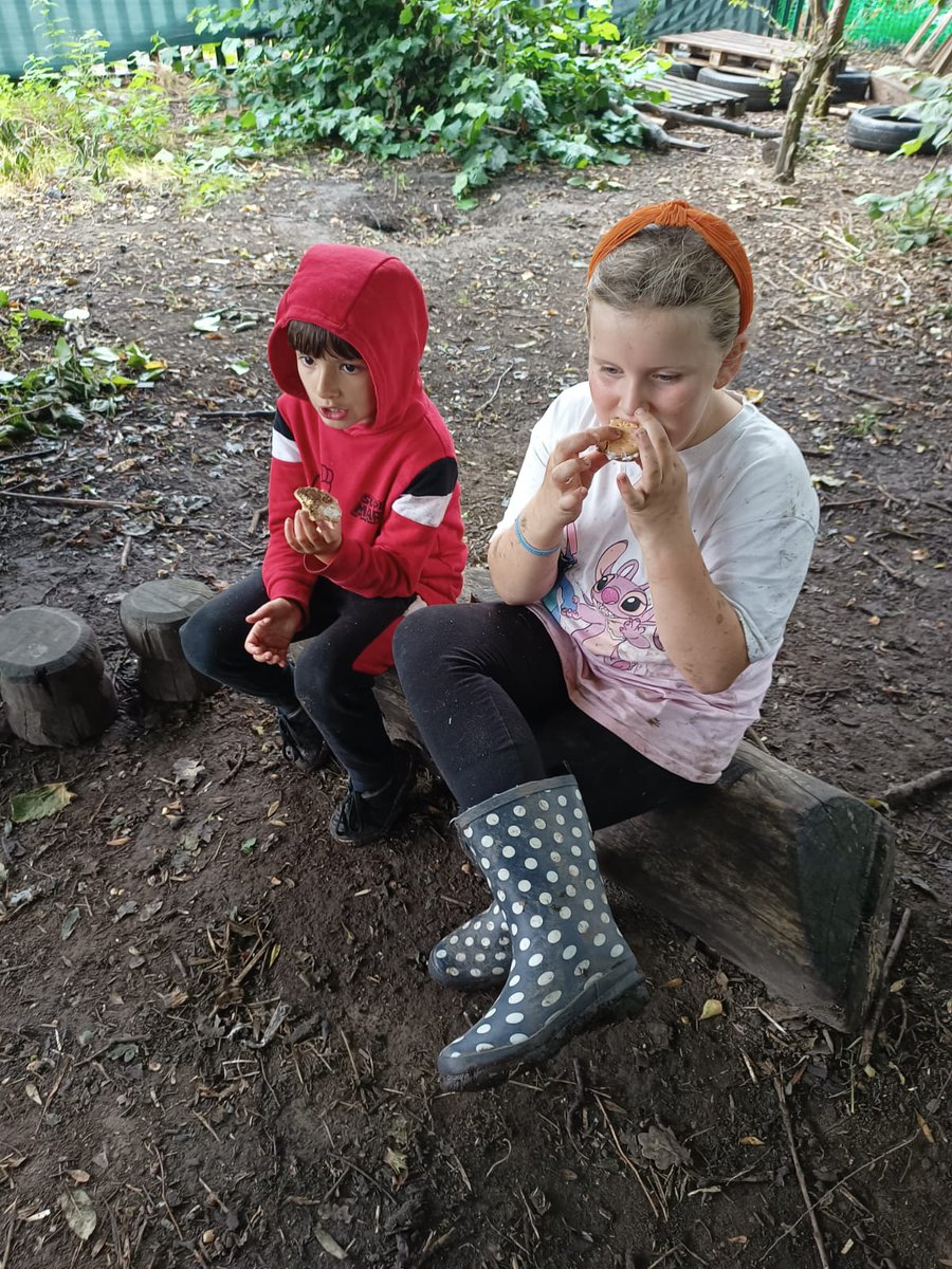 wildlingsDN's tweet photo. The rain didn't stop us having fun at #HAF23 Forest School today @MyDoncaster 
@educationgovuk
@Craig_Doncaster
@LeePitcher9
@SusanJDurant
@Joe_Blackham
@kingedprimary https://t.co/tkLQlk5aCd