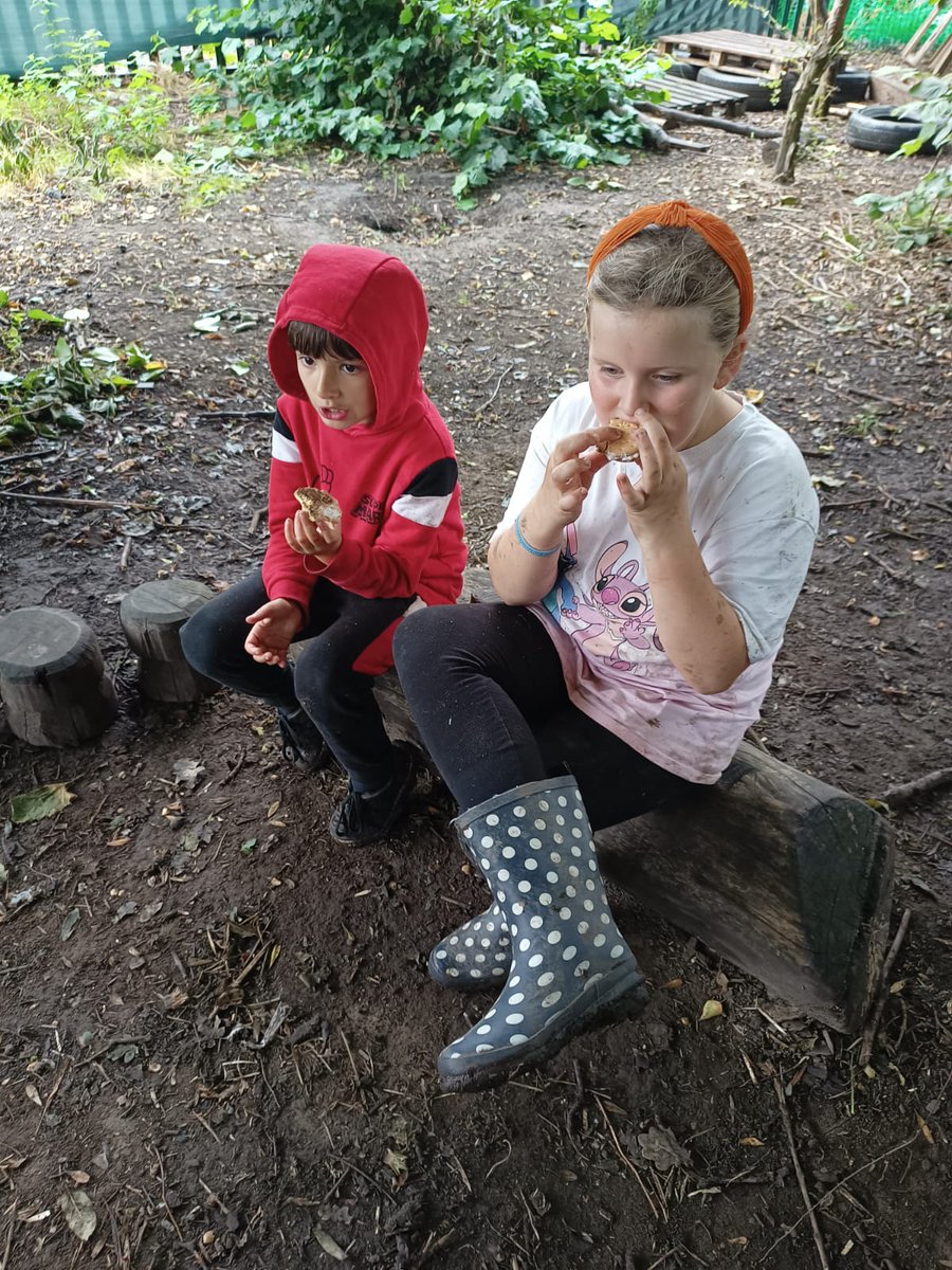 The rain didn't stop us having fun at #HAF23 Forest School today @MyDoncaster @educationgovuk @Craig_Doncaster @LeePitcher9 @SusanJDurant @Joe_Blackham @kingedprimary