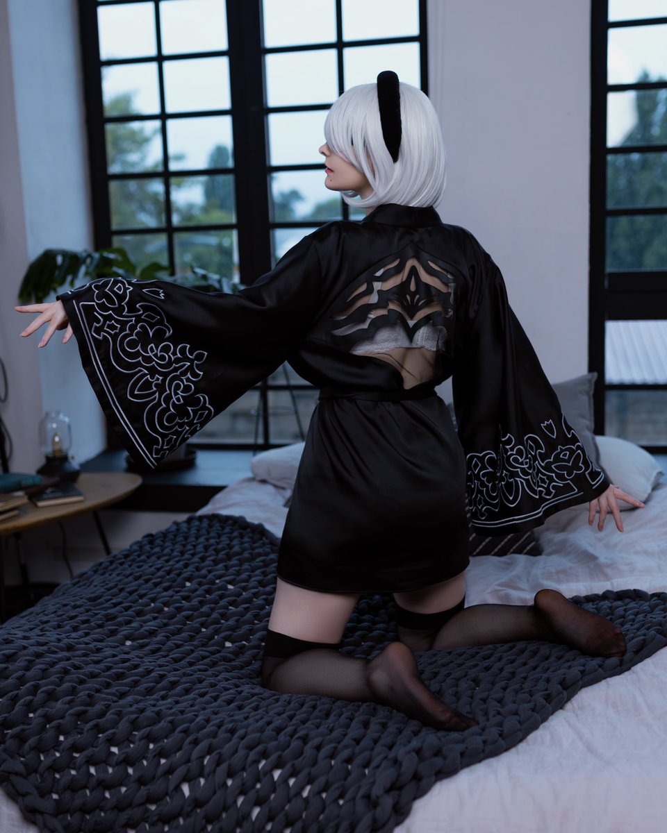 fenindom's tweet photo. Amazing @ShieraCosplay in our 2B robe✨ 

This robe is designed by our studio and available to order in our store!

 #NieRAutomata #NieRAutomata2B #2Bcosplay https://t.co/RtAsytZQz5