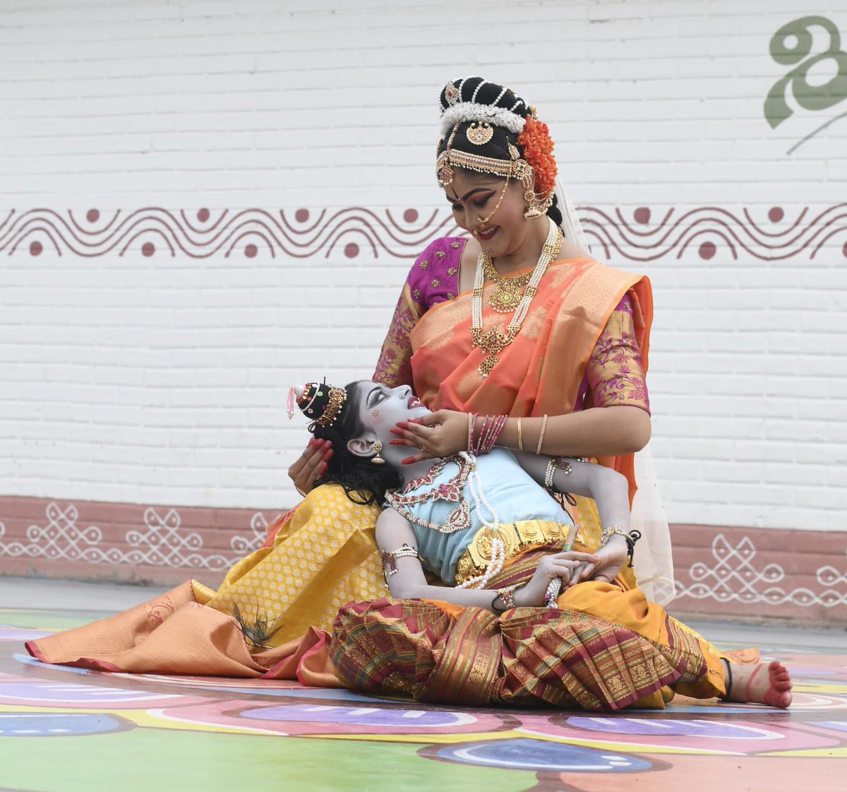 DeccanChronicle's tweet image. Enchanting 'YASHODA KRISHNA Ballet' by Natya Mayura Kuchipudi Dance  Academy at #Shilparamam, Hyderabad. A divine tribute to tradition.  

#Hyderabad #KuchipudiDance #ClassicalArtistry