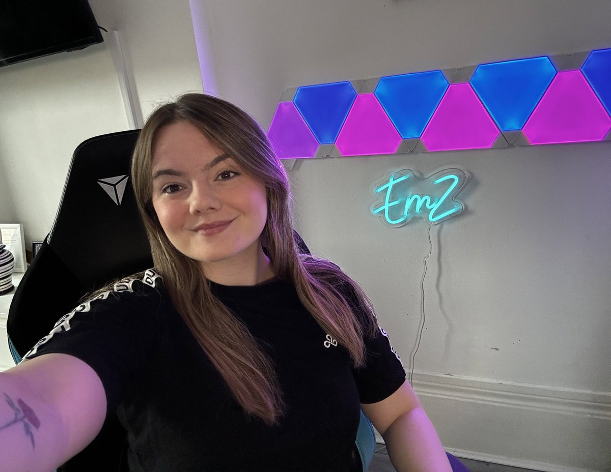 C9EmZ's tweet image. I’m BACK and NOW LIVE❤️

Playing w/ viewers on Call Of Duty! Get in here!

RTS and TABS Appreciated 
~ twitch.tv/Emzy ~