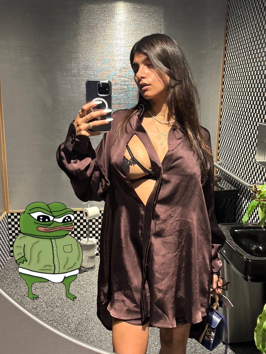 Mommy Mia takes your Snapshot in 4 hours. 👅💦

#MiAKHALIFA $BASE #BASE