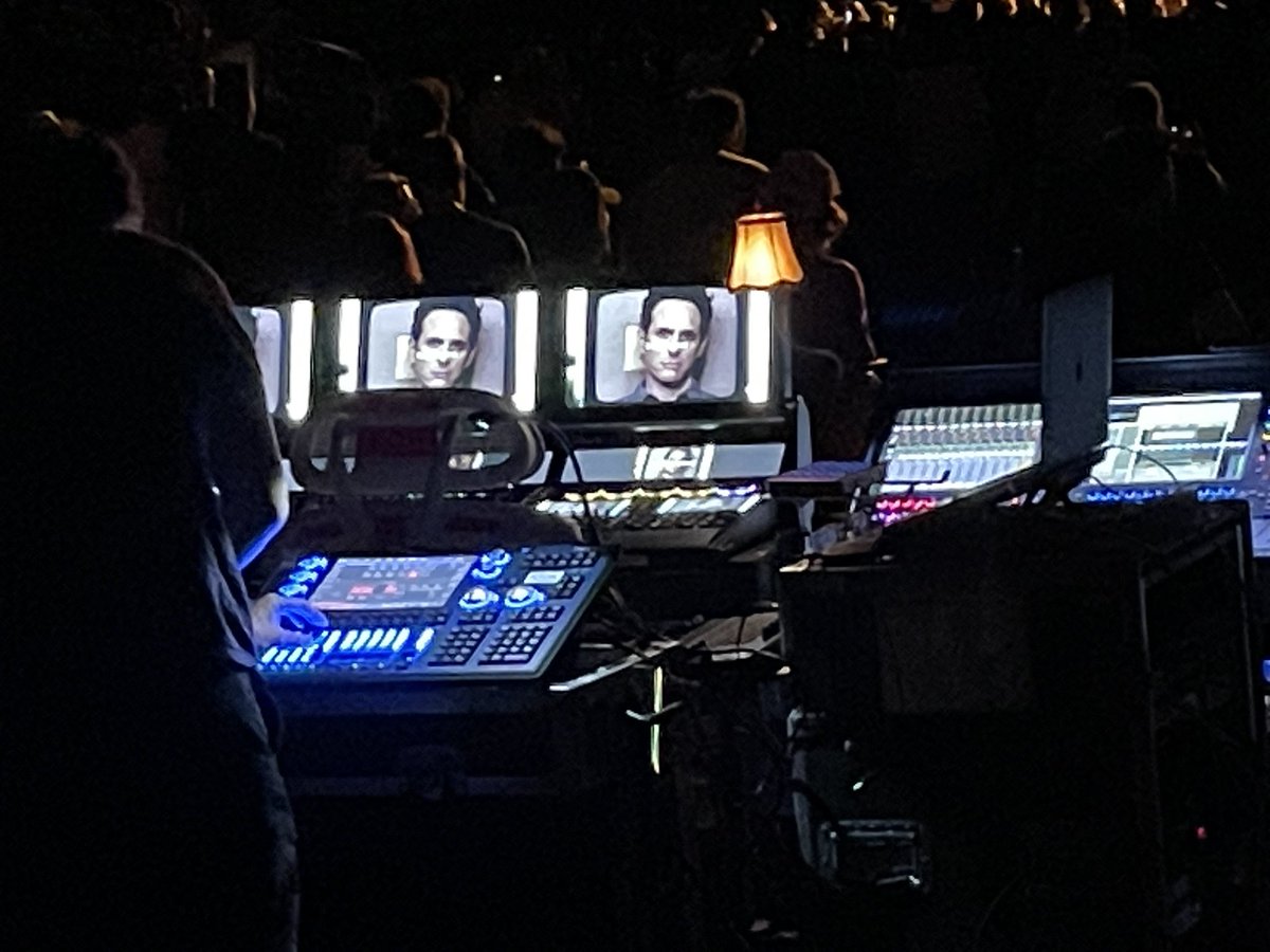 phireman2's tweet photo. @alwayssunny Why is Glen’s face on the board at this Incubus show? https://t.co/CpGoVuZhgg