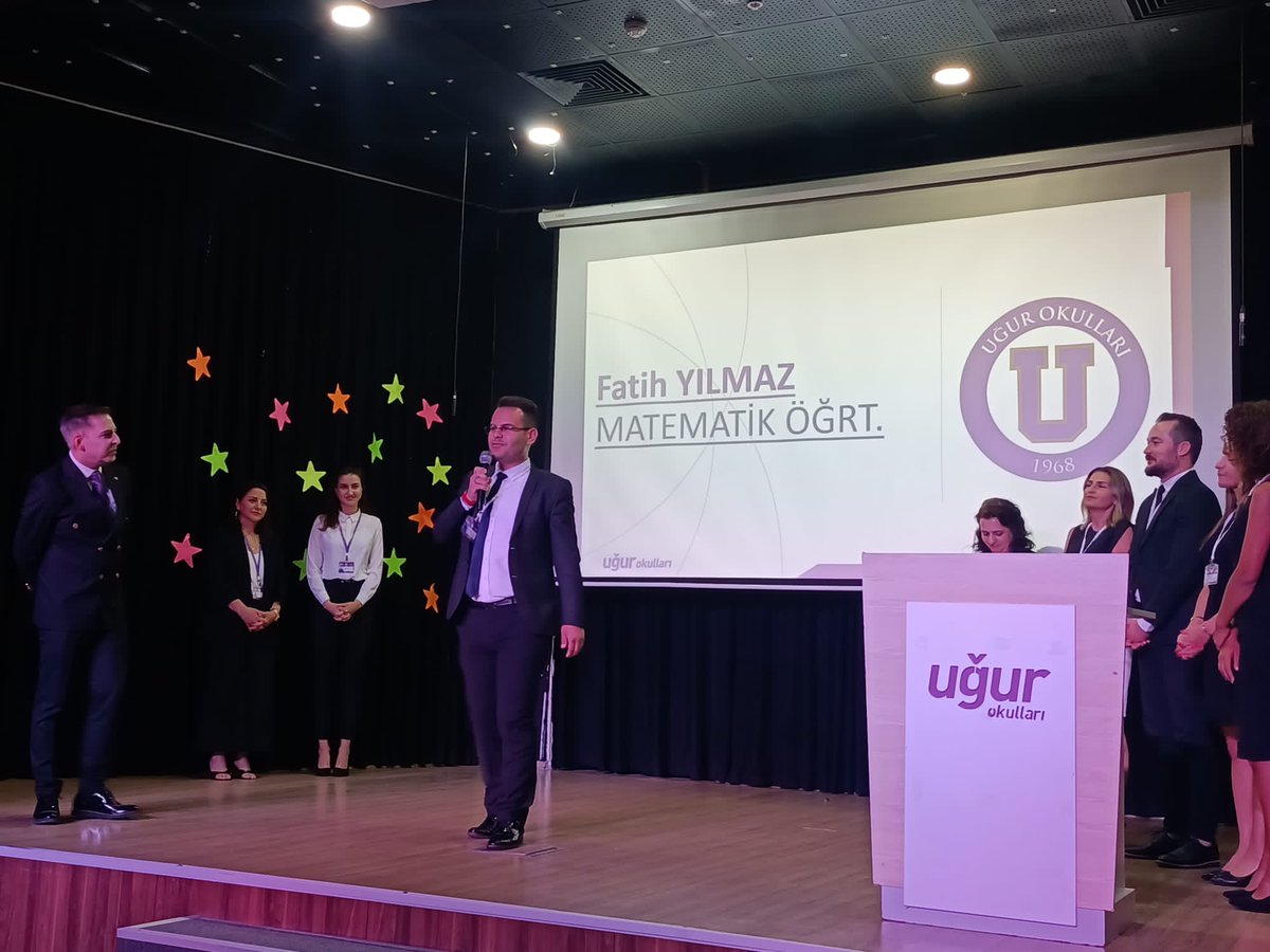 konyaaltiugur_'s tweet photo. Öğretmen hizmet içi eğitim programımızın ilk günü Kampüs Müdürümüz Levent ŞENVERDİ Genel Okul İşleyişi ve Kurum Kültürü sunumunu ger��ekleştirdi. #UğurluOlmak
#BizBüyükBirAileyiz https://t.co/PMi7hiz83A