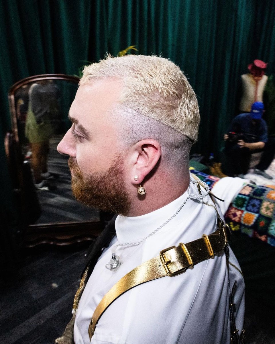 CapitolUK's tweet image. .@samsmith is almost half way through the US leg of GLORIA The Tour! Swipe for some East Coast highlights 🇺🇸  
samsmithworld.com/#live