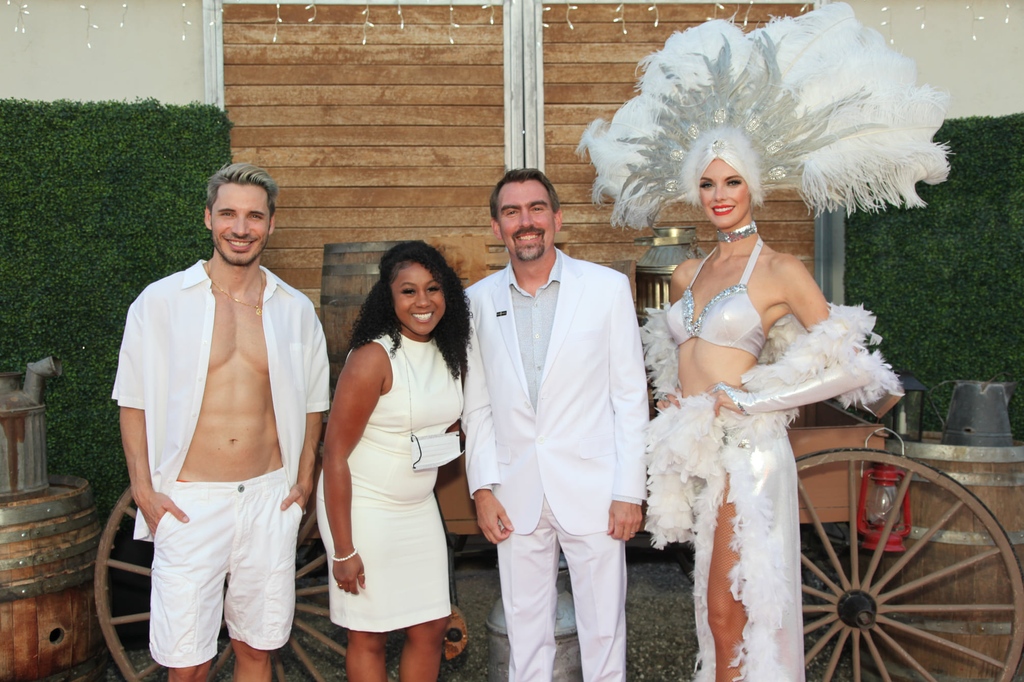 Collaborationlv's tweet photo. Less than 2-months away!

Purchase you seats to Night en Blanc, an exclusive white light gala to support members of our disability community here in Southern Nevada.

Learn more at https://t.co/e5cj4PUHL8

#whitelightgala #nightenblanc #whiteparty #collablv #inclusion #disability https://t.co/seW0j3fOKk