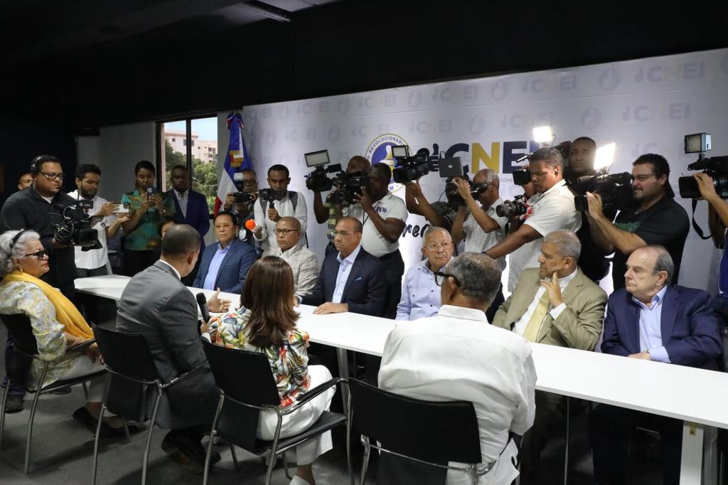 PRM_Oficial's tweet photo. ¡Seguimos avanzando juntos en este proceso! 📜🗳️
#CandidatosPRM #YaMeInscribiPRM https://t.co/okk6yU7DsL