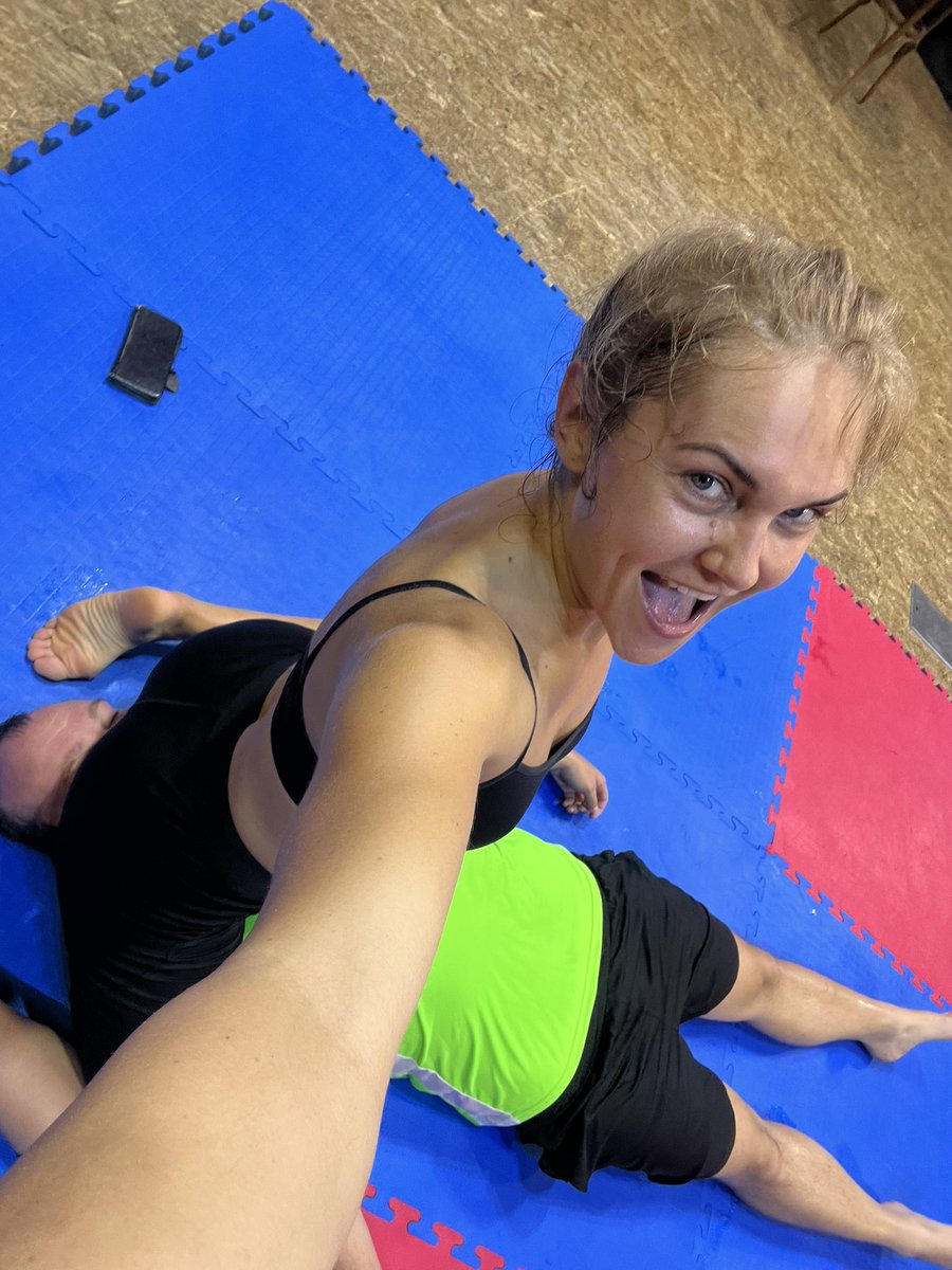 Ginger_Kateryna's tweet photo. one man happier today! lucky book a seat for a session in Düsseldorf 25-26.08  #SemiWrestling, #Scissors, #FaceSitting, #Smothering, #MuscleWorship, #Domination, #FootWorship, #Slapping, #Armwrestling, #Boxing and whatever your fantasy is If I will want. https://t.co/7e7mQx7BYT