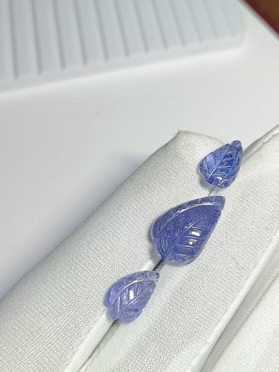 official85926's tweet image. etsy.com/your/shops/me/…

#BlueTanzanite #CarvingPair #NaturalTanzanite #PreciousGemstone #LeafShape #FloralCarving #DecemberBirthstone #ForJewelry