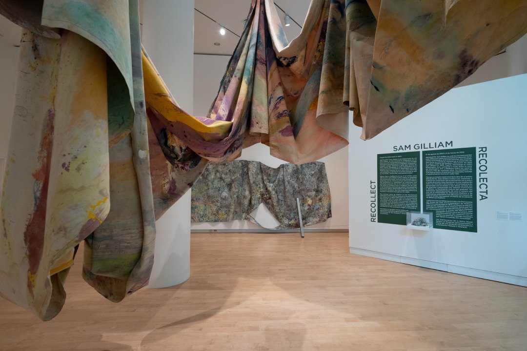 “RECOLLECT: Sam Gilliam” is now on view. Have you had a chance to visit the exhibition? Plan on visiting the Henry Street Gallery before the exhibition closes on March 3, 2024. Learn more about the exhibition at mmoca.org/events/recolle…