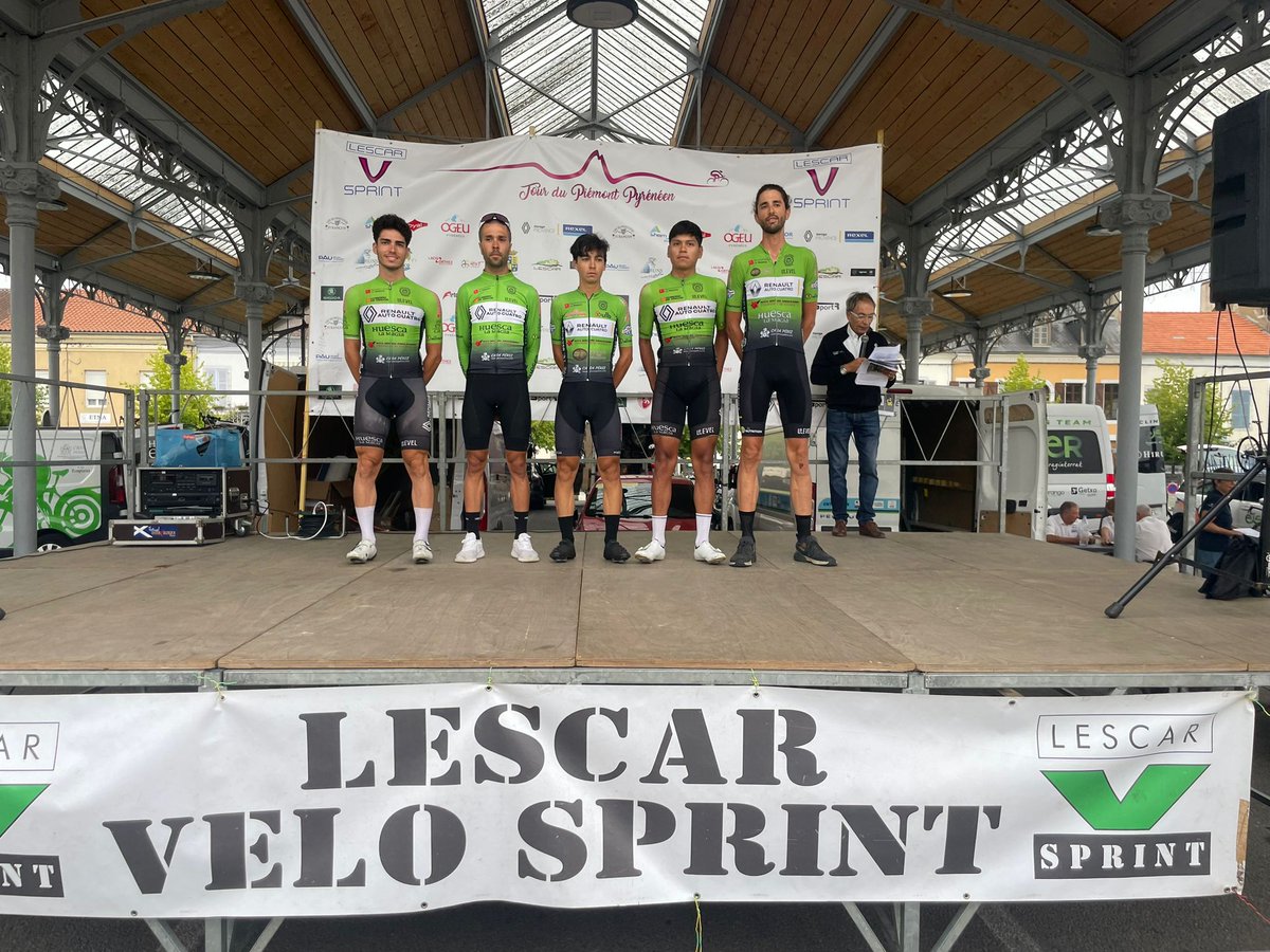 Huesca La Magia Renault Auto Cuatro tweet media