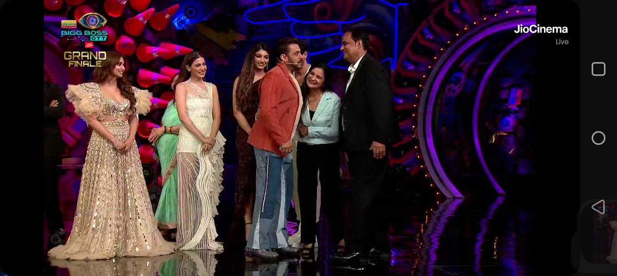 SakshiJoshi07's tweet image. Finally Started Uncle &amp;amp; Aunty is Here 

VIJAYI BHAVA ABHISHEK

#AbhishekMalhan #AbhishekForWin