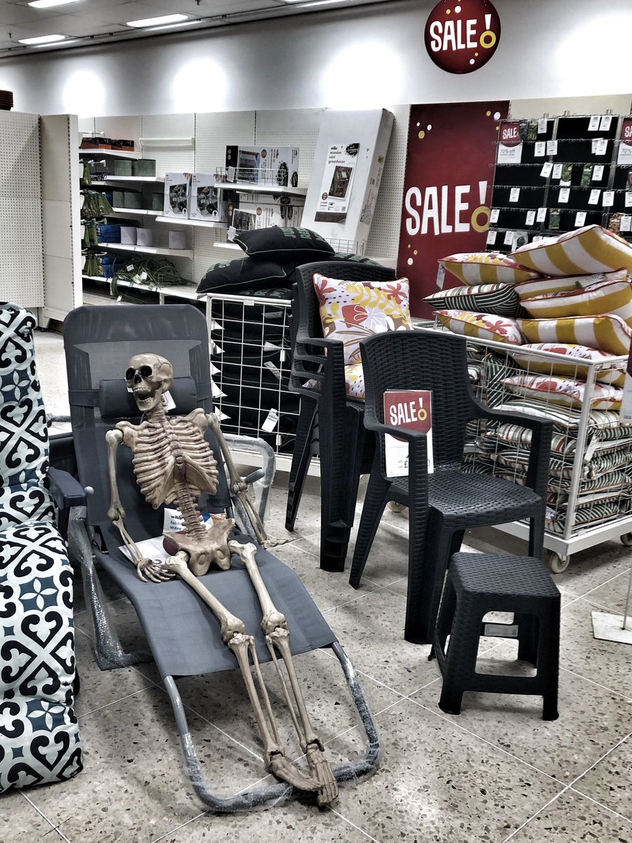 matt_cork's tweet photo. Wilko humour… 💀 

#wilko #deadcheap https://t.co/qh8FWRrvNe