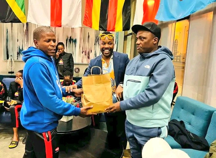 Zabrave brand gifted every member of @shecranes256 while in Cape Town for the Just Concluded #NW2023 
<a href="/DesignsZabrave/">Zabrave Designs</a> is an Oline clothing Store in Cape Town owned by a Ugandan, Herman Ssebuliba.
Herman thanks for love boss💕
Ugandans you can support our own as well
#AfricasNo1