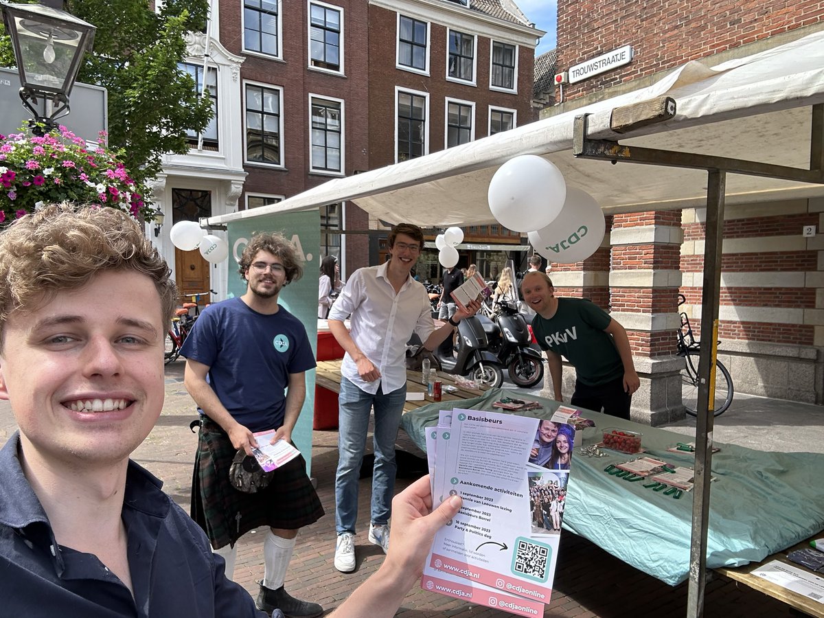 CDJALeiden's tweet photo. Vandaag staan we weer bij de EL CID! Niet aanwezig geweest maar wil je lid worden? 

https://t.co/UiU3iEqi1E https://t.co/jX2pR8zoyZ