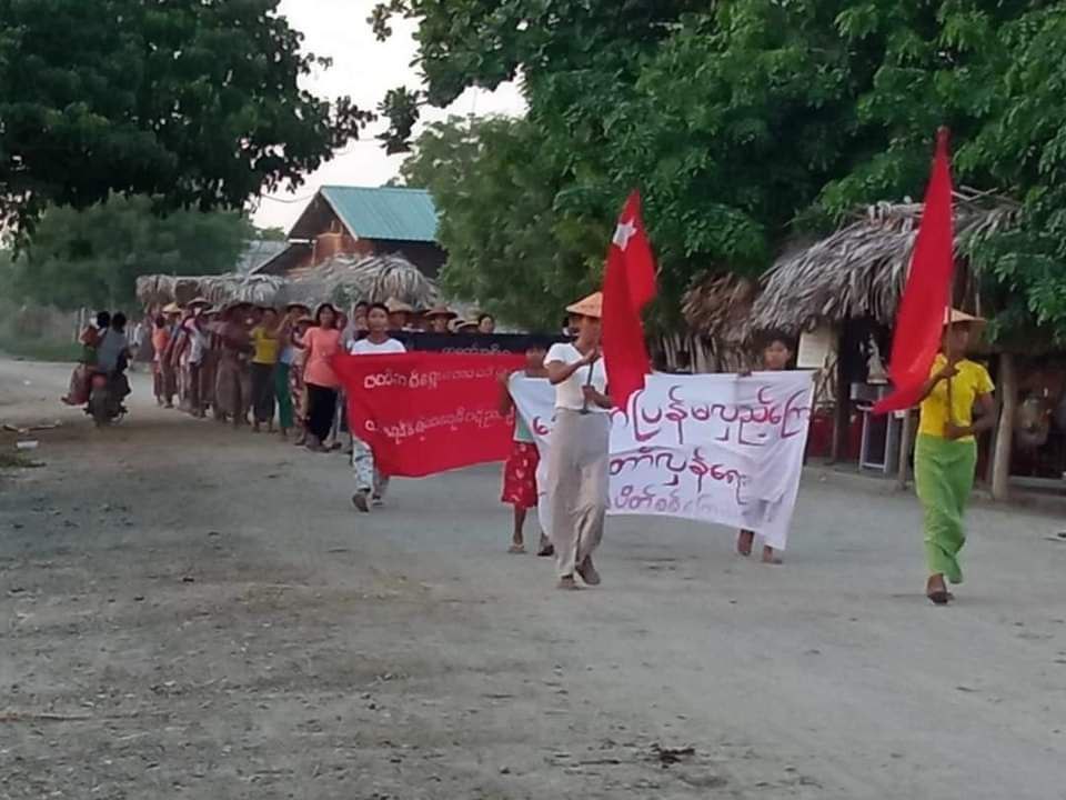 mcube_mcube's tweet photo. An anti-coup revolutionary protest somewhere in Sagaing region.  

#2023Aug14Coup #WhatsHappeningInMyanmar https://t.co/g282p6WalJ