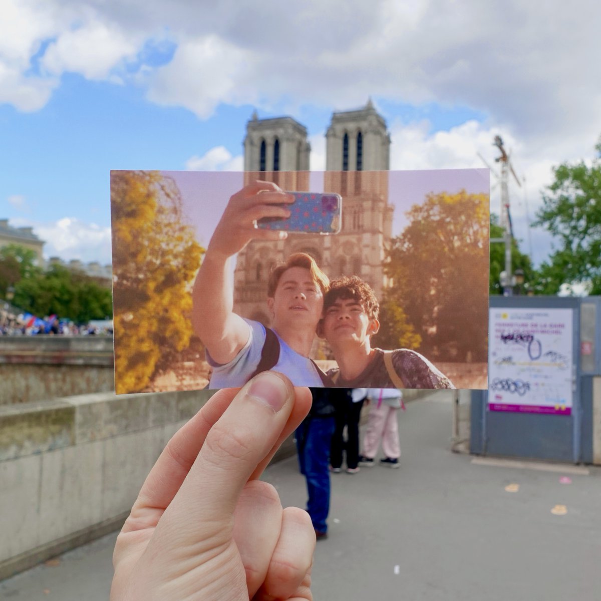 NetflixUK's tweet photo. Mon Dieu! @thomasduke98 hit the streets of Paris to find ~heart stopping~ locations from S2. 🍂❤️🇫🇷 https://t.co/lkICIppDPf