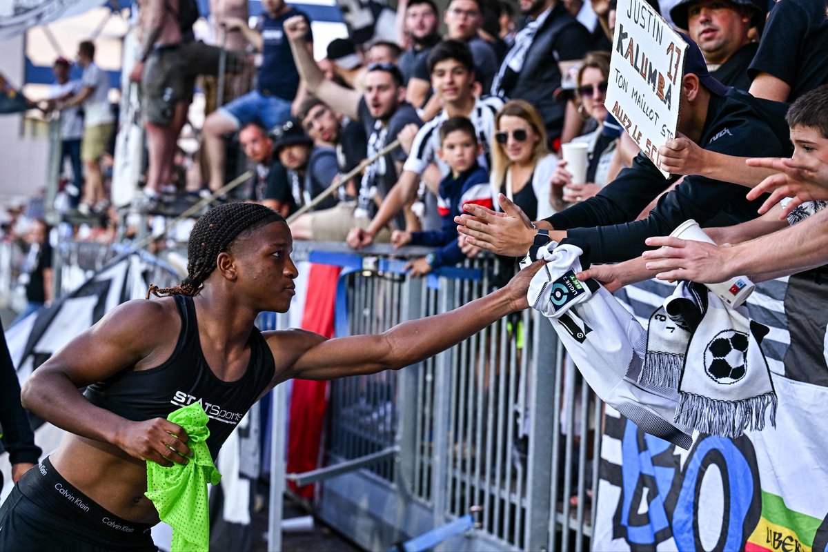 AngersSCO's tweet photo. 🏟 𝐎𝐧 𝐬𝐞 𝐫𝐞𝐭𝐫𝐨𝐮𝐯𝐞 𝐬𝐚𝐦𝐞𝐝𝐢 à 𝟏𝟓𝐡 𝐚𝐮 𝐒𝐭𝐚𝐝𝐞 𝐑𝐚𝐲𝐦𝐨𝐧𝐝-𝐊𝐨𝐩𝐚 👊

🎟 https://t.co/vR3ub8PM9z https://t.co/Le8wLfC3xJ