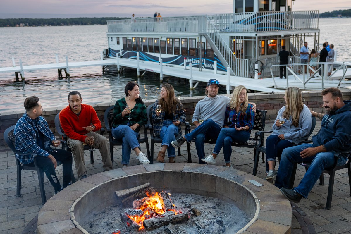 LakeLawnResort's tweet image. ✨ Lake Lawn Resort Night Out! ✨

Gather your friends for an unforgettable evening by the lake! Cozy up by our lakeside bonfires and let the night unwind. Take your pick from our range of delightful dining options. 

 #FriendsNightOut #LakesideMagic #SaturdayLiveMusic