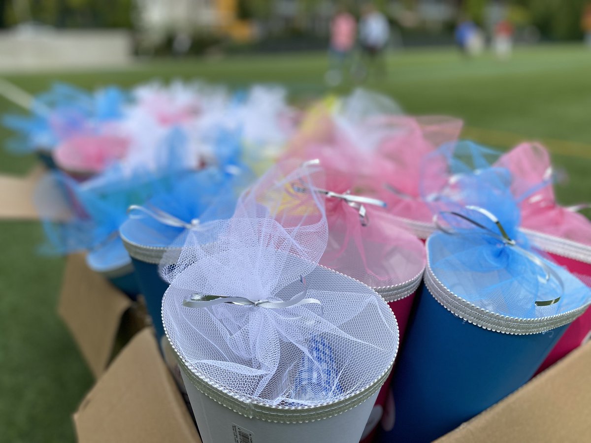 FIS_School's tweet photo. Today was a very special day as all colleagues gathered to welcome new arrivals from all over the world with a proper German „Schultüte“. We look forward to starting the new school year with a fantastic international team. #frankfurt  #TeamFIS #welcometogermany https://t.co/dwbArLCHyi