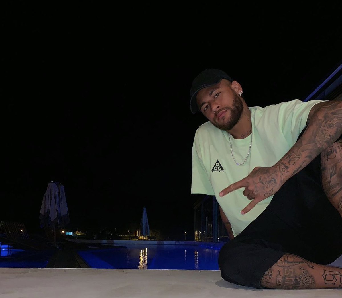 🚨🇧🇷| The benefits accepted by Al-Hilal for Neymar in addition to his salary: private plane, he will live with Bruna Biancardi even if they’re not married, huge house with staff, € 80,000 for each Al-Hilal win, € 500,000 for each story or post he promotes Saudi. <a href="/DahbiaHattabi/">Dahbia Hattabi</a>