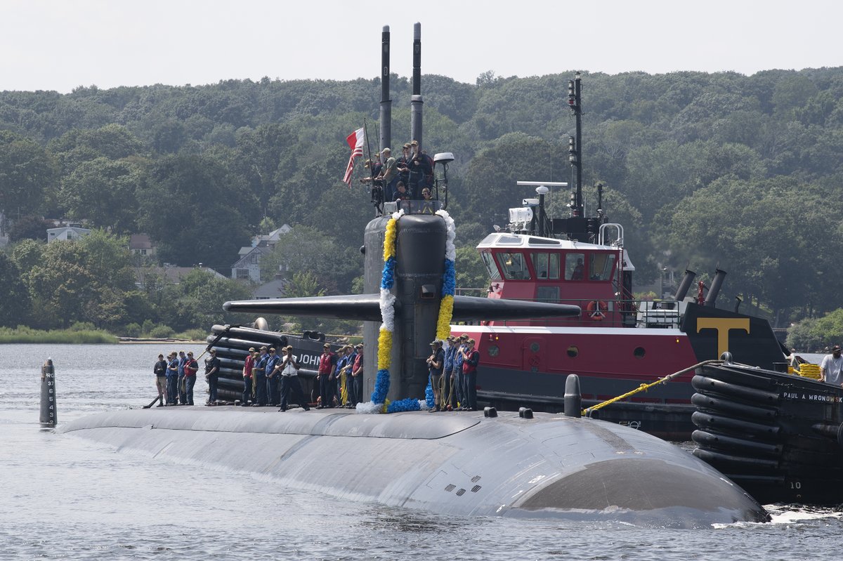USNavy's tweet photo. Welcome Home. 💝 🙌 ⚓ 

#ICYMI: USS Newport News (SSN 750) returned home to Naval Submarine Base in Groton, Conn. on Wednesday, August 9, 2023 following a surge deployment. https://t.co/bCJXEGyRNO