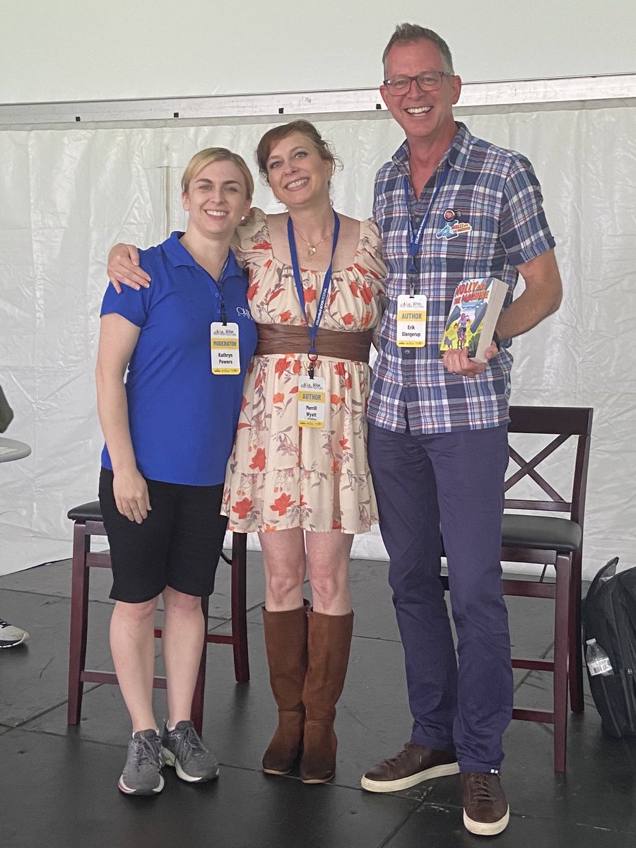 k_s_powers's tweet photo. I had an awesome time at last month’s @CBusBookFest . 😄 I moderated 2 panels, gave a talk on kidlit books &amp; @scbwi, helped at the @Ohioana booth, made new #kidlit friends, &amp; got to spend tons of time with the always-lovely @rajanilarocca ! Can’t wait for the next one! ❤️📚 https://t.co/fXGkwxeXYc