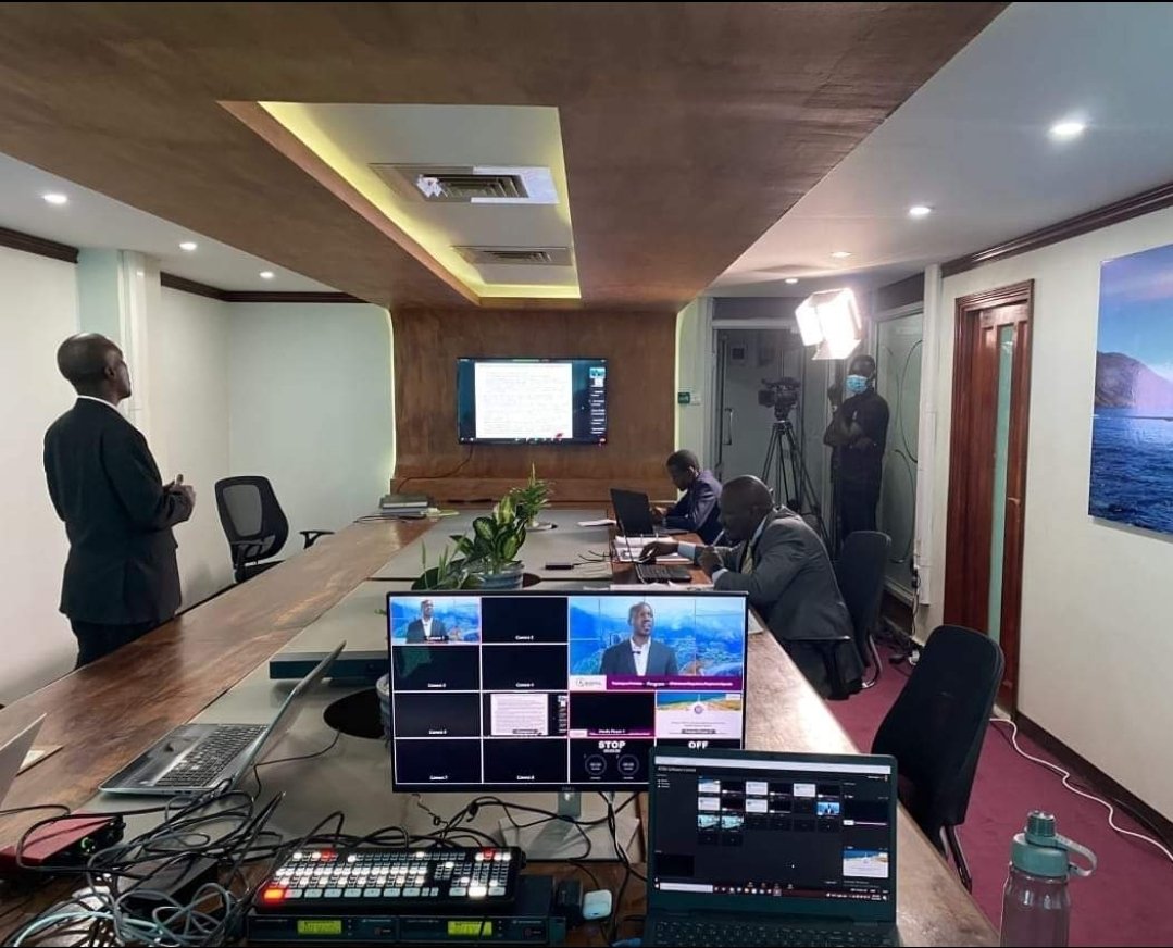 Cristal School of Professional Excellence. Broadcasting an online training