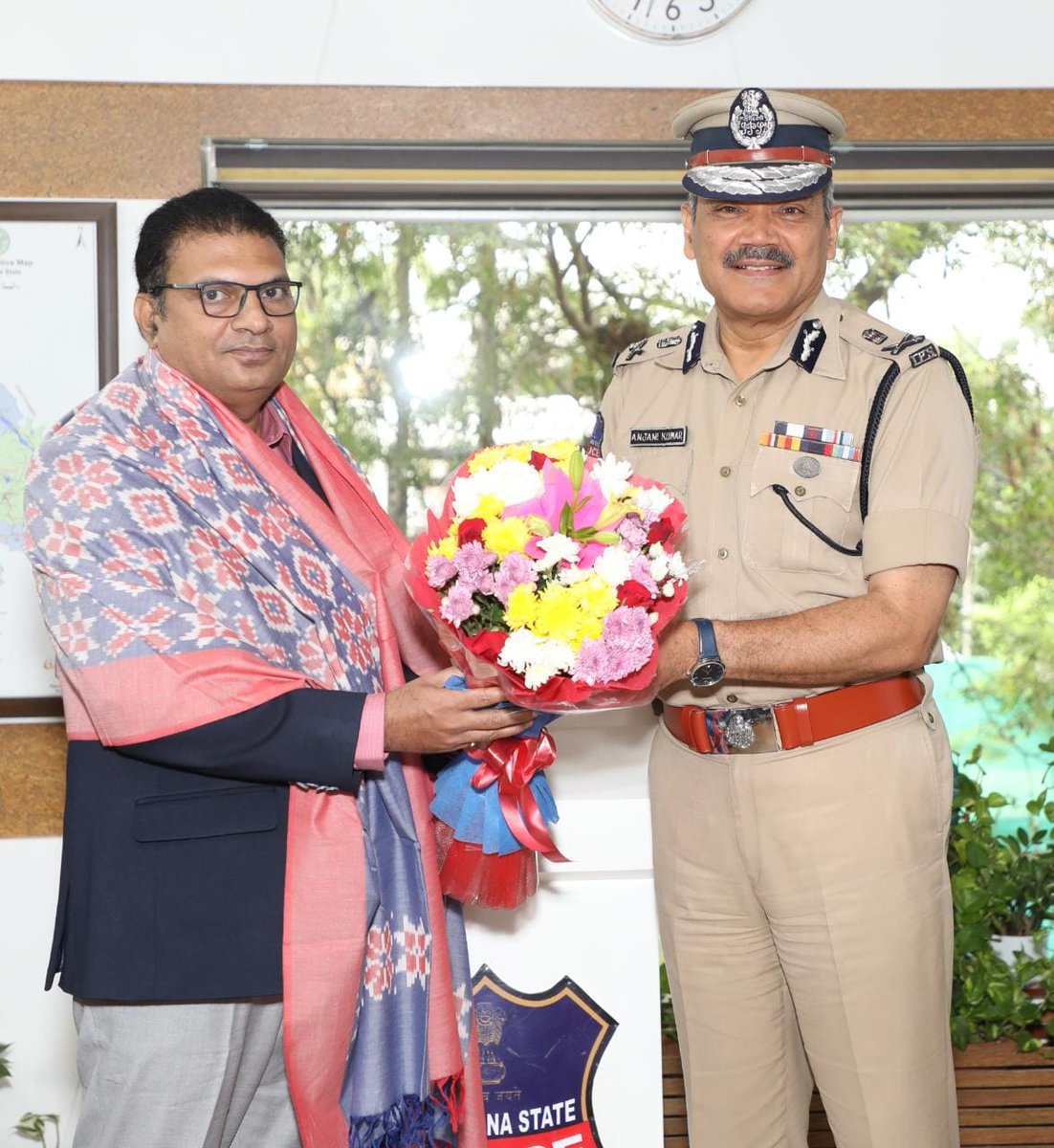 CIDTelangana's tweet photo. #PRESS_NOTE
@TelanganaDGP Sri Anjani Kumar, IPS On 14.8.2023 Monday felicitated five police officers from Telangana on getting “Union Home Minister’s Medal for Excellence in Investigation” for the year 2023.
The five officers are 1) Additional SP, SIB M Thirupathanna, 2) Deputy SP (Civil), Intelligence, R Satyanarayana Raju, 3) Warangal Task Force ACP M Jitender Reddy, 4) Bodhan ACP KM Kiran Kumar and 5) Deputy SP. WSW, Hyderabad, B Srinivasa Rao.
Congratulating the five officers on getting the medals, Sri Anjani Kumar asked them to continue their good work in the department and also compile this successfully prosecuted cases as case studies for SIs / PCs training
The “Union Home Minister’s Medal for Excellence in Investigation” is awarded to the five officers for their outstanding contribution and achievements in investigating the cases. The award is meant to recognize and encourage exceptional investigative skills and dedication in solving complex cases.
ADGP, Railways and Road Safety, Sri B Shivadhar Reddy, IPS, ADGP, CID, Sri Mahesh M Bhagwat, IPS, IGP, P&L, Sri M Ramesh, IPS, IGP Multi Zone-II, Sri Shahnawaz Qasim, IPS IGP Multi Zone-I, Sri S Chandrasekhar Reddy, IPS and IGP, Training, Sri Tarun Joshi, IPS were present.
#TelanganaPolice
@TelanganaDGP