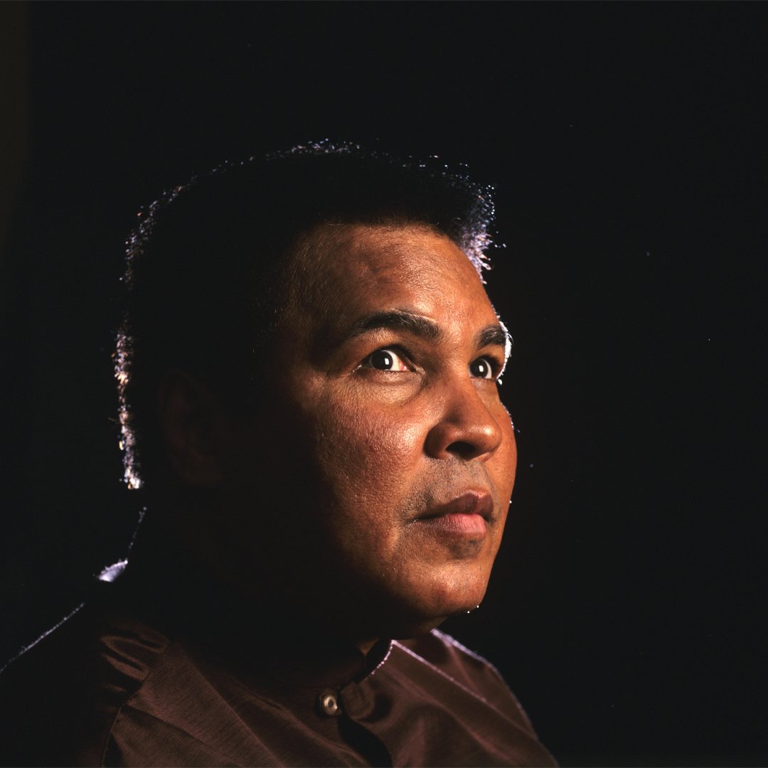 A closeup Muhammad Ali in Dallas, Texas.

📸: @LeiferNeil 

#MuhammadAli #Icon #NeilLeifer #Dallas #Texas #Champion