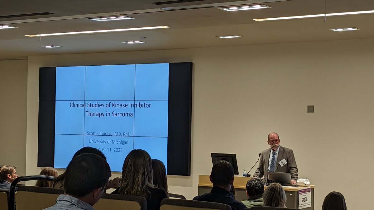 SarcomaIowa's tweet photo. It was an incredible weekend for our program here at the University of Iowa. At Friday's symposium, we had amazing research presented by our students, investigators, and keynote speaker, as well as amazing stories from our patients.

@UICancerBiology @UIowaCancer @IntMedatIowa https://t.co/XGxHXZ3Dr1