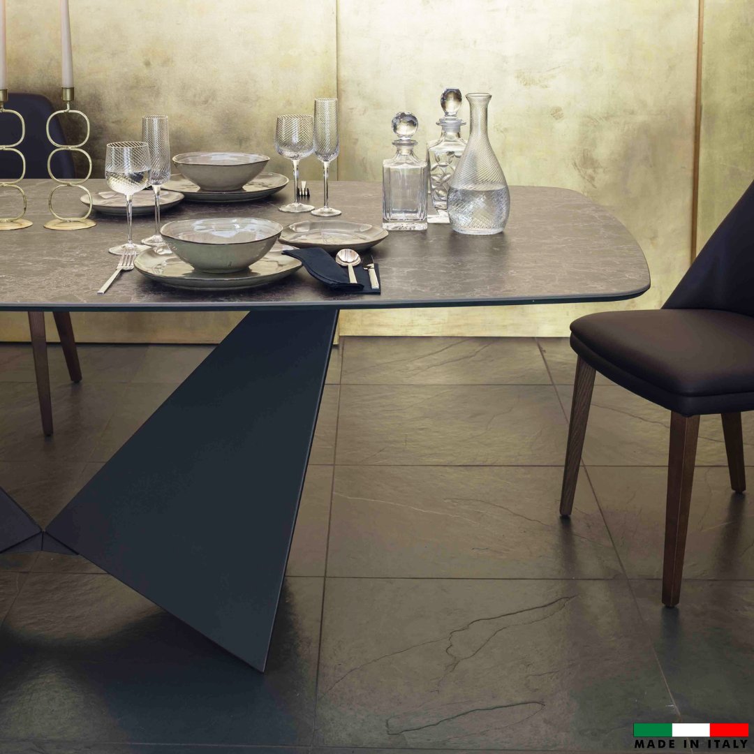 BelliniModern's tweet photo. Gather 'round in style with the Origami Dining Table, Where meals and memories come together beautifully. 🍽️✨
-
#HomeDecor #InteriorDesign #Furniture #DiningTable https://t.co/O62PlIq9cg