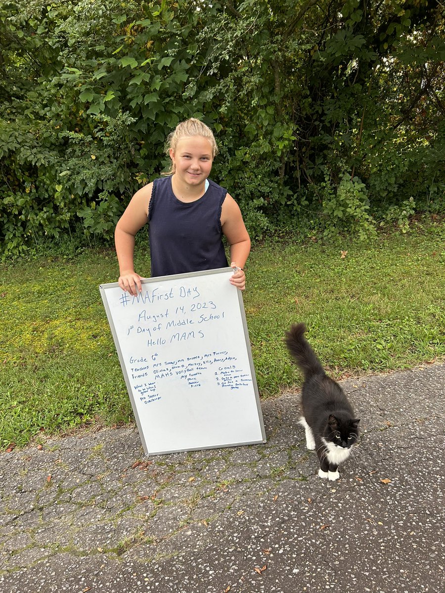 SarahKnott4's tweet image. Big day for Lila as she starts 6 grade and year 27 for Coach Knott #mafirstday