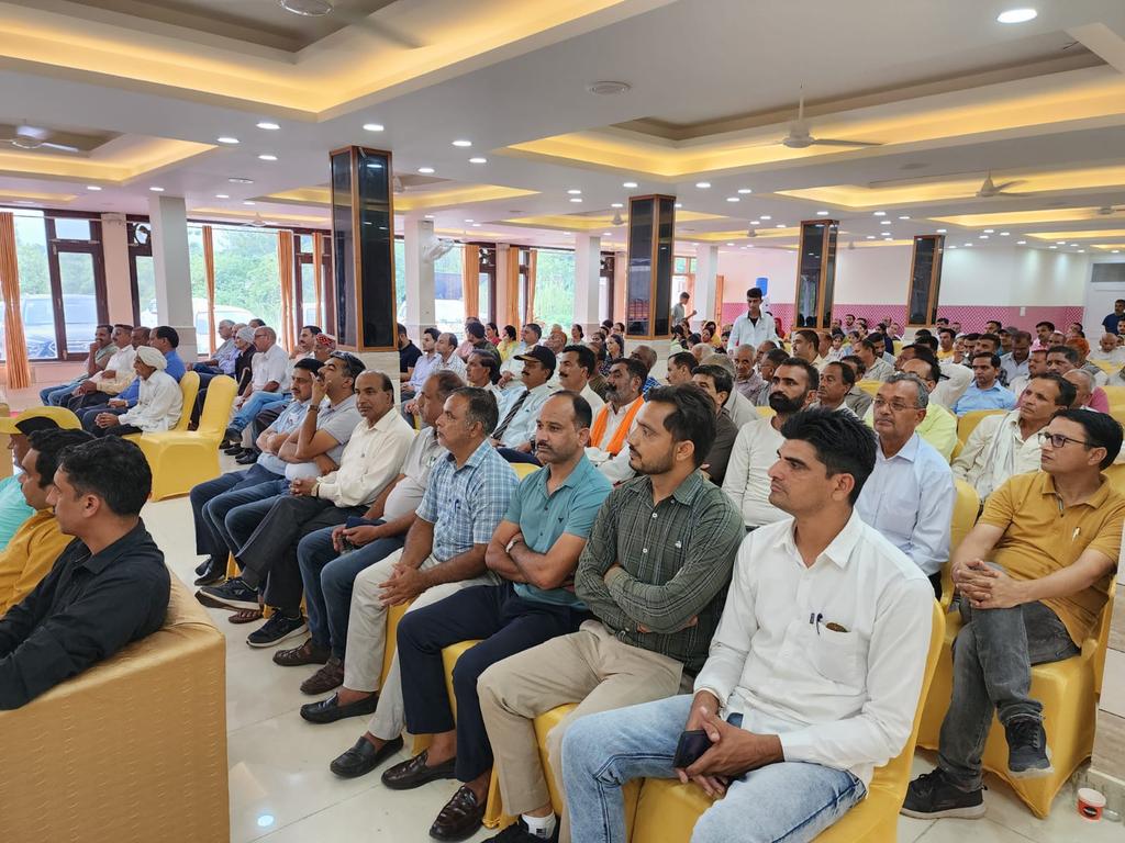 RYGSSSHP's tweet photo. हि प्र के बिलासपुर जिले में गुर्जर समुदाय द्वारा अपने अनुसूचित जनजाति अधिकारों को सुरक्षित करने की आवाज को बुलंद करने के लिए मीटिंग का आयोजन किया ! जिसमें  अनुसूचित जनजाति कोटे से छेड़छाड़ करने का विरोध किया, एवं गुर्जर समुदाय के अधिकारों को सुरक्षित करने की सरकार से मांग की! https://t.co/N0aBdU9dGu