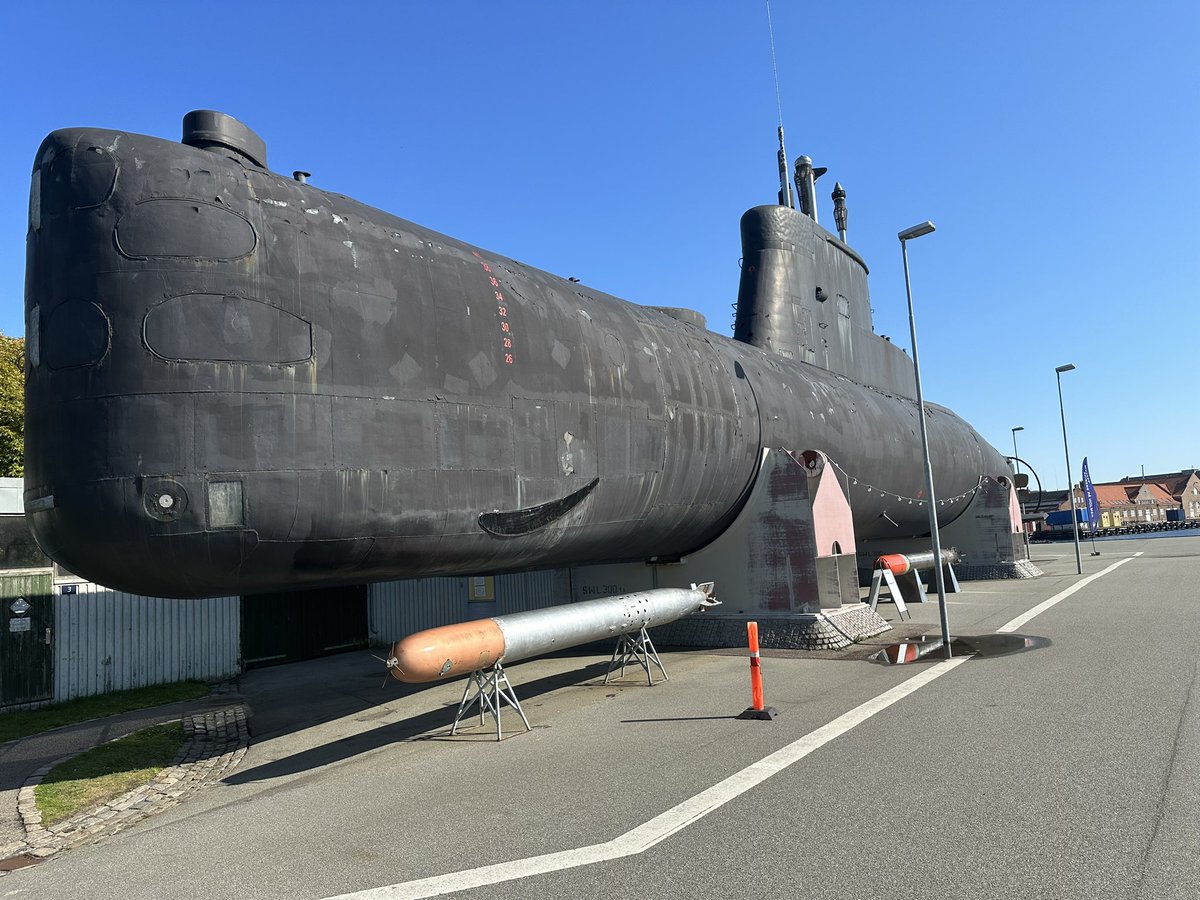 El submarino danés Saælen expuesto en Holmen, Copenhague. construido como un submarino Tipo 207 por Rheinstahl-Nordseewerke de Emden, Alemania en 1965 para Noruega, sirvió durante 25 años como HNoMS Uthaug antes de ser vendido a  Dinamarca, sirviendo de 1990 a 2004.