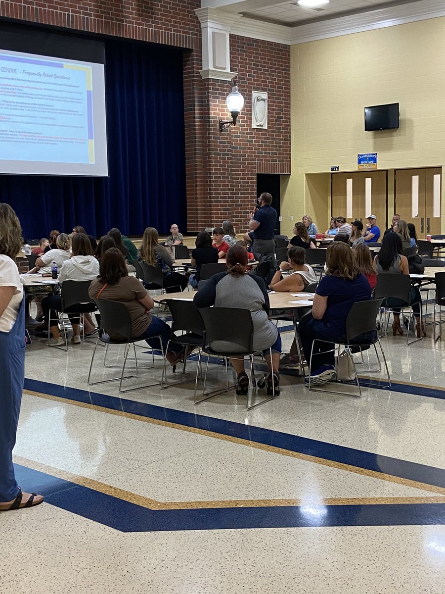 DonnellMiddle's tweet photo. No amount of rain was going to stop us from meeting and greeting with our incoming 6th grade students!  It was so nice having kids in the building today!  Cant wait to see you all next week!  #TrojanTrue #DonnellProud @FCSTrojans https://t.co/vEBDTfHQKr