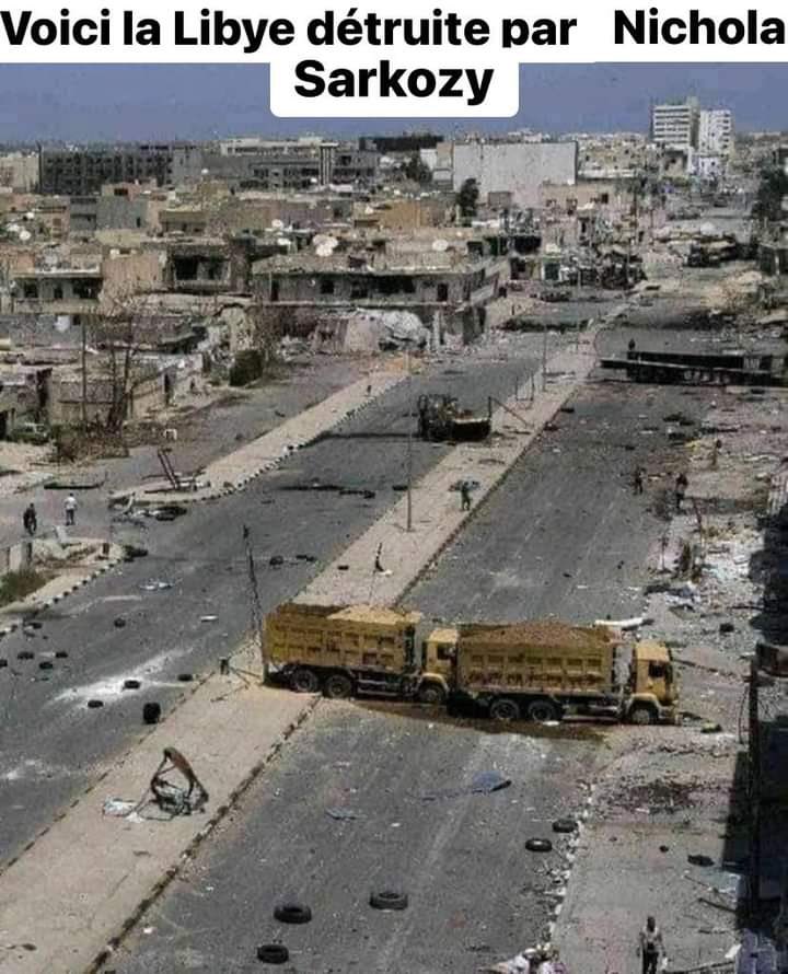 La Libye mutilée par les #demOncrates au nom de la démocratie. Et aujourd'hui on constate le même terme dans des pays où leurs intérêts sont menacés. Sinon au Tchad, en Égypte on n'en parle pas.
Ouvrez vos yeux et fermez vos gorges en soutenant aveuglement leurs politiques.